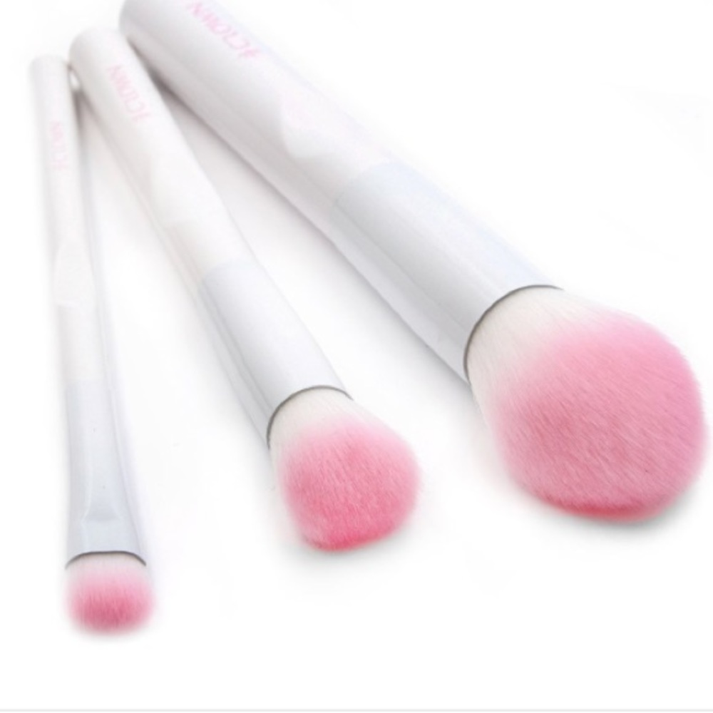 ⭐️5 for $25⭐️Crown 3 piece brush set